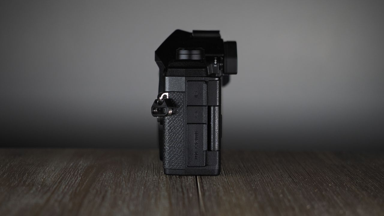 OM System OM-5