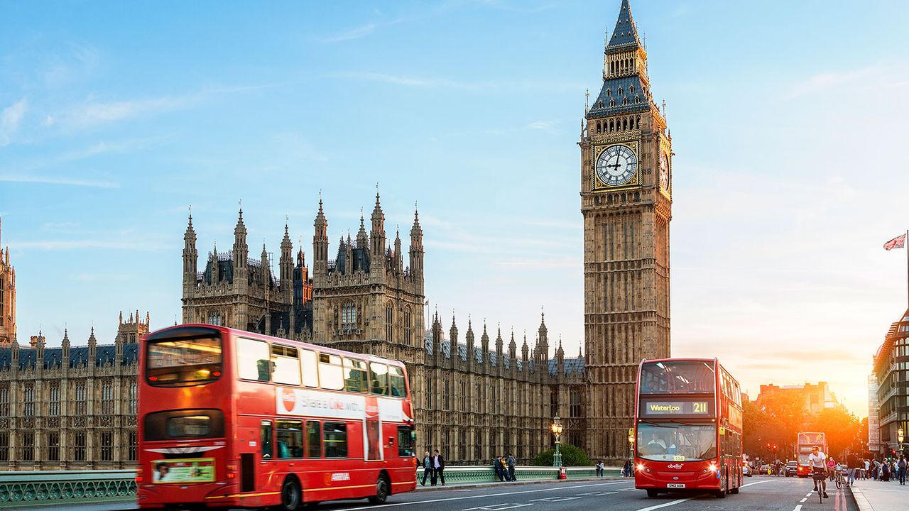 Buses on Westminster Bridge