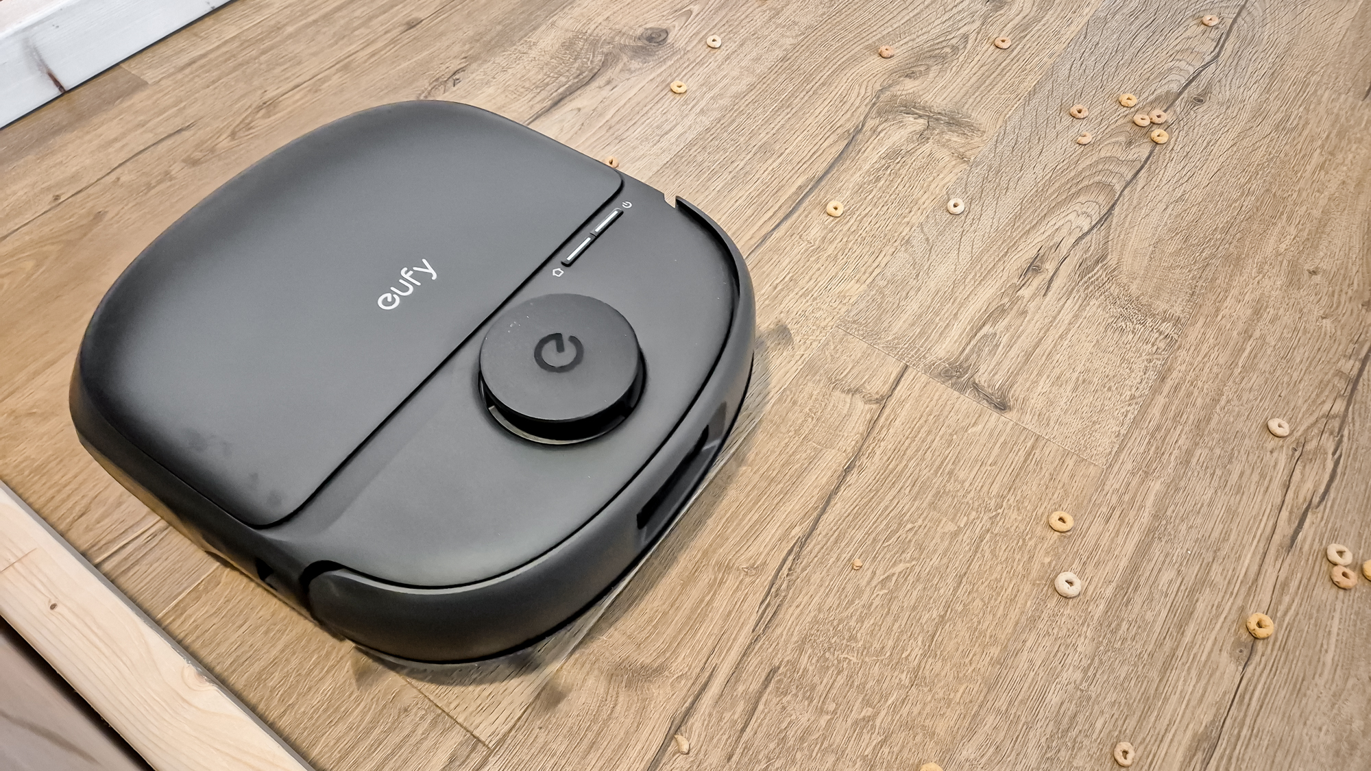 Eufy-Omni-28-robot-vacuum