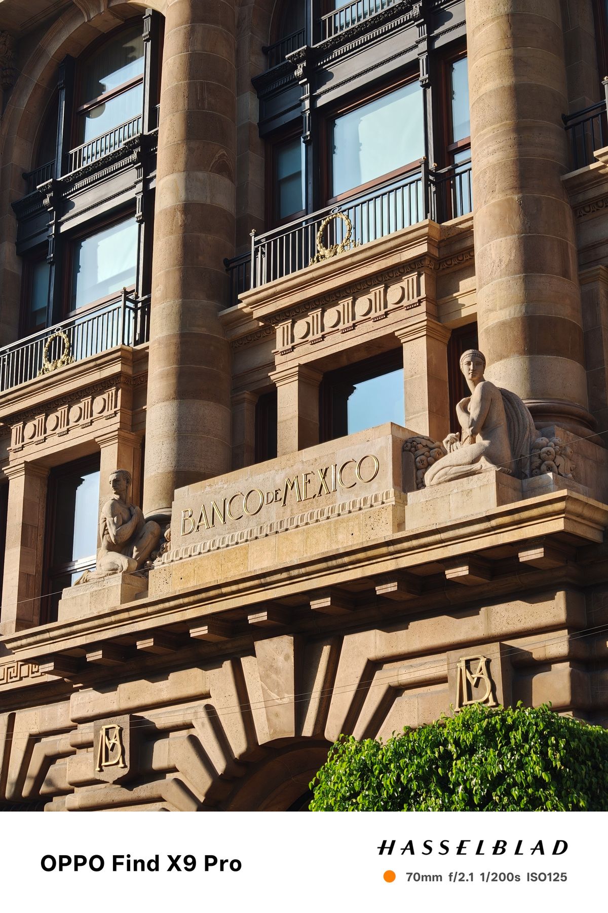 Exterior of the Banco de Mexico building in Mexico City