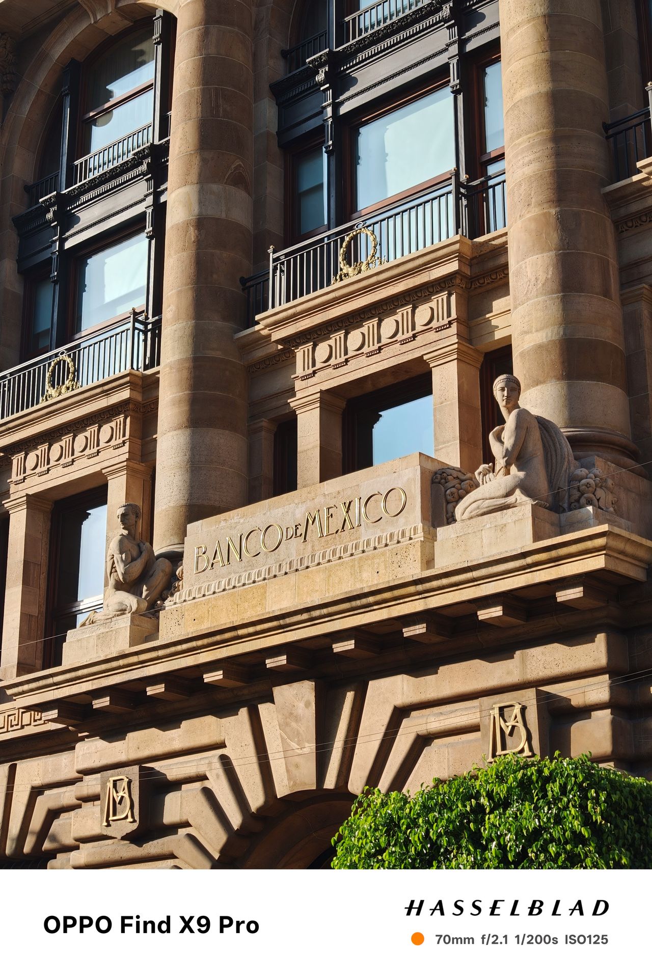 Exterior of the Banco de Mexico building in Mexico City