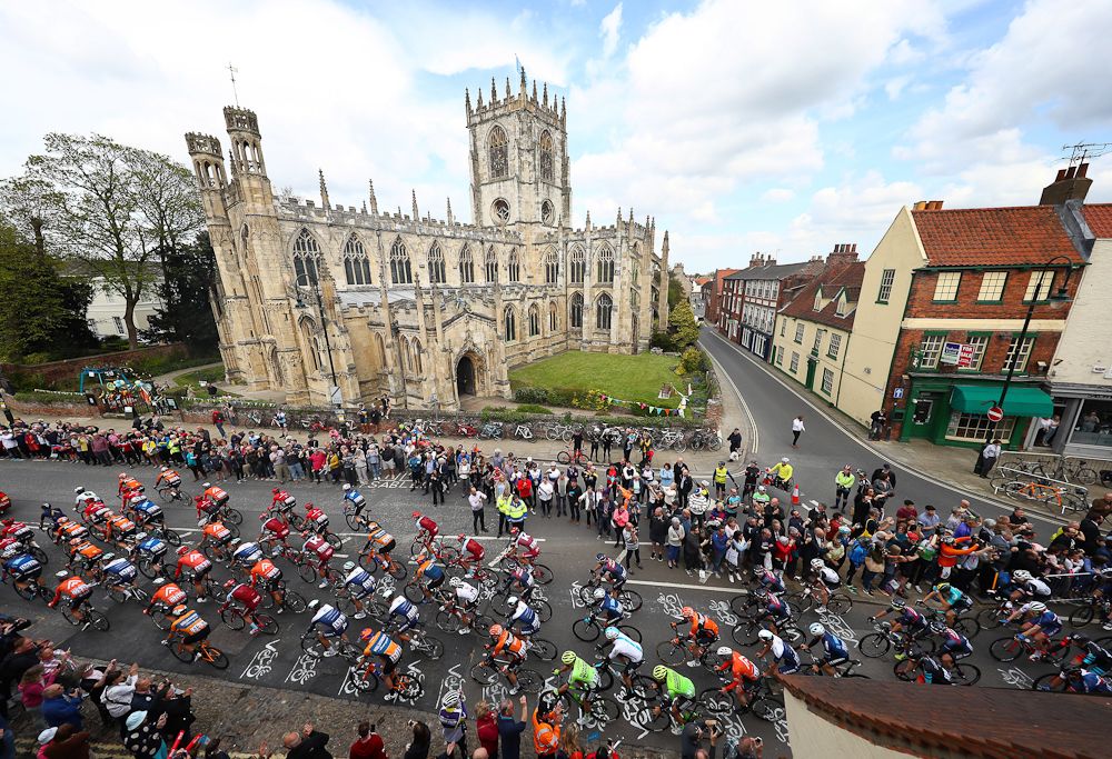 The peloton in action
