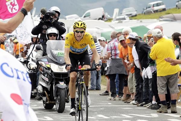 Bradley Wiggins (Sky) climbs to the finish of stage 17.