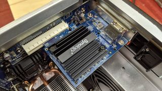Synology DS3617xs PCIe slot