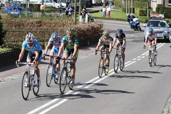 Peter Wrolich (Milram), Rafael Valls (Footon-Servetto), Staf Scheirlinckx (Omega Pharma-Lotto), Sebastien Delfosse (Landbouwkrediet), Thierry Hupond (Skil-Shimano), Steven Van Vooren (Topsport Vlaanderen) and Arnaud van Groen (Vacansoleil) made the breakaway.