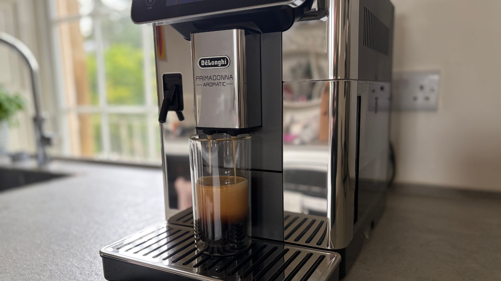 Testing the De&#039;Longhi Primadonna Aromatic Coffee Machine