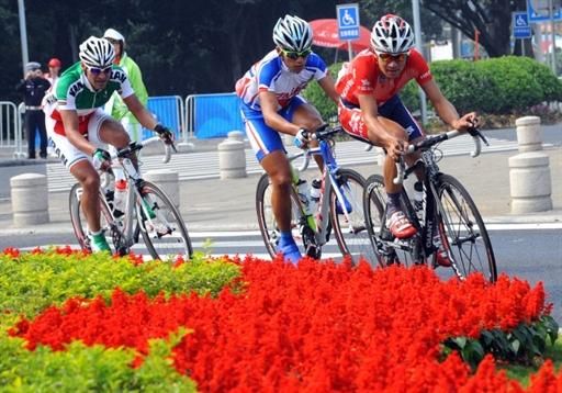 Kam Po Won (Hong Kong) leads the men's road race.