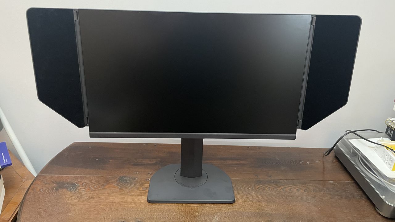 A KTC 25M1 400 Hz gaming monitor.