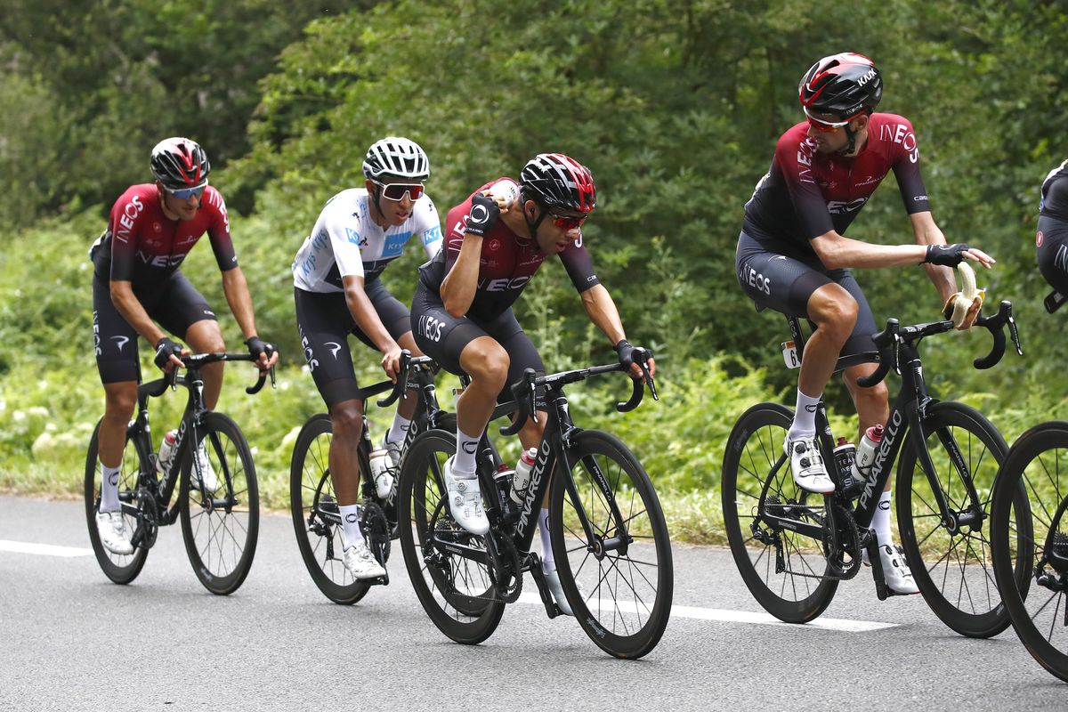 The Ineos train with Bernal in the middle
