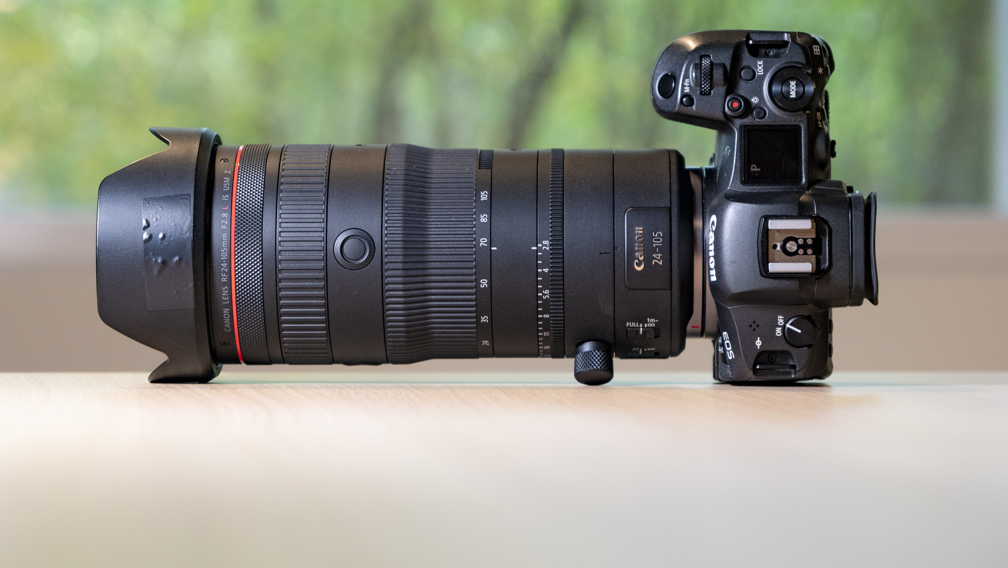لنز Canon RF 24-105mm F2.8 L در EOS R5