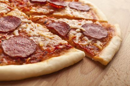 Arrested man orders pizza to police station, gets additional charges