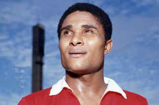 Eusebio poses for a photo at Benfica in 1970.