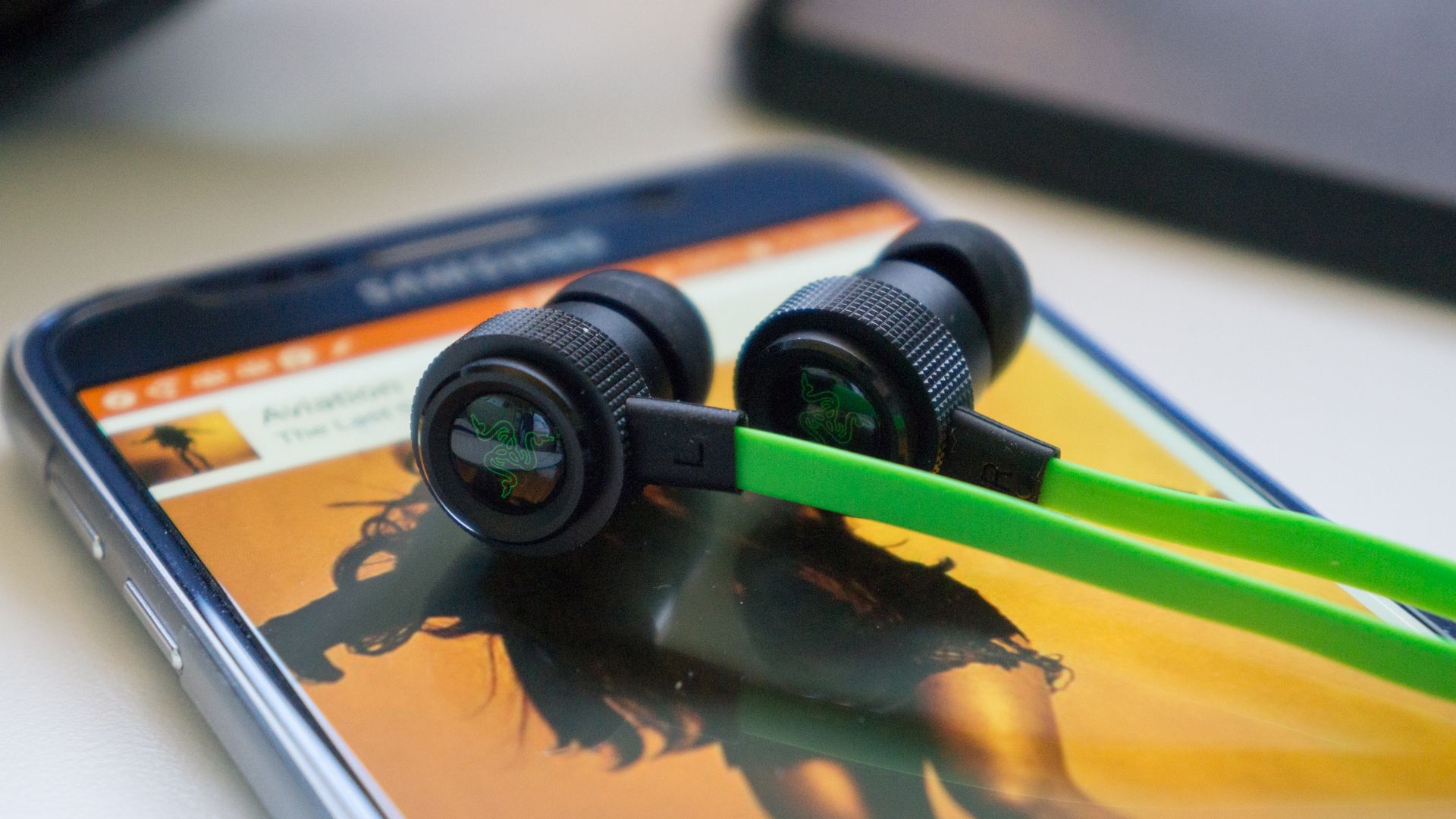 ヘッドフォン / Razer / HAMMERHEAD PROV2 S365cf920f9fb41f3a4af443703a4f