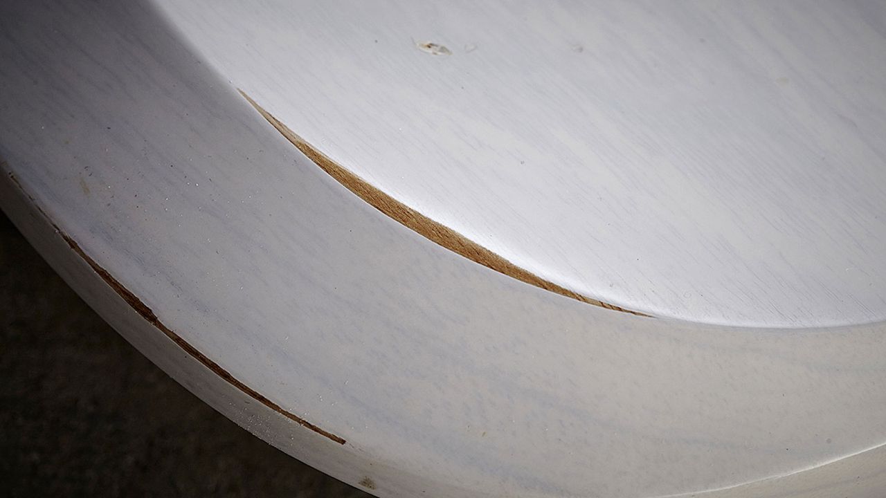 The 'light' distressing adds to the retro vibe