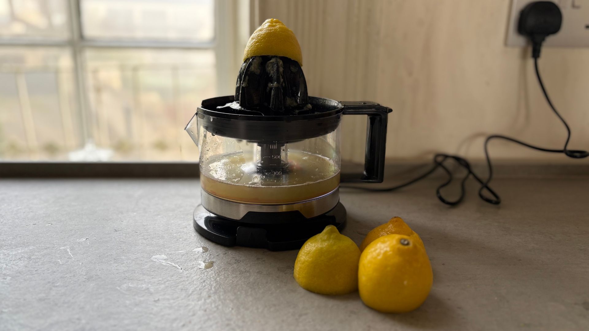 Testing the Salter Electric Citrus Juicer