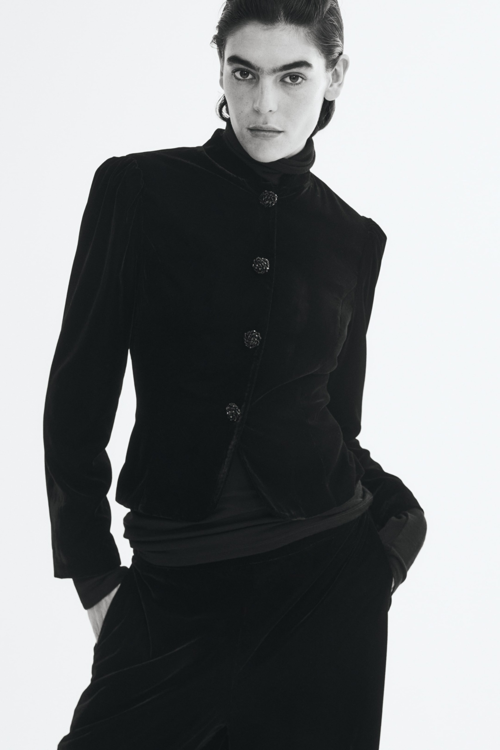 Puff-Sleeved Velvet Jacket