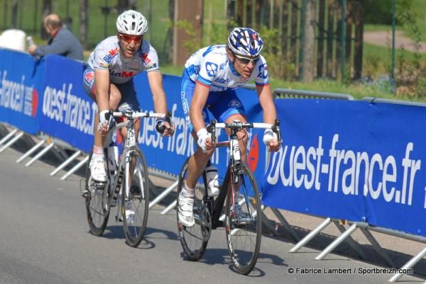 Jeremy Roy and Matthieu Drujon have a go