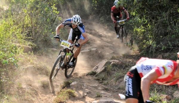 Philip Buys (Garmin Adidas) gives chase