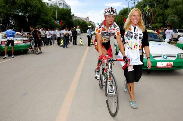Kiel Reijnen (Jelly Belly) with sougniour Stephanie Rousses after the stage.