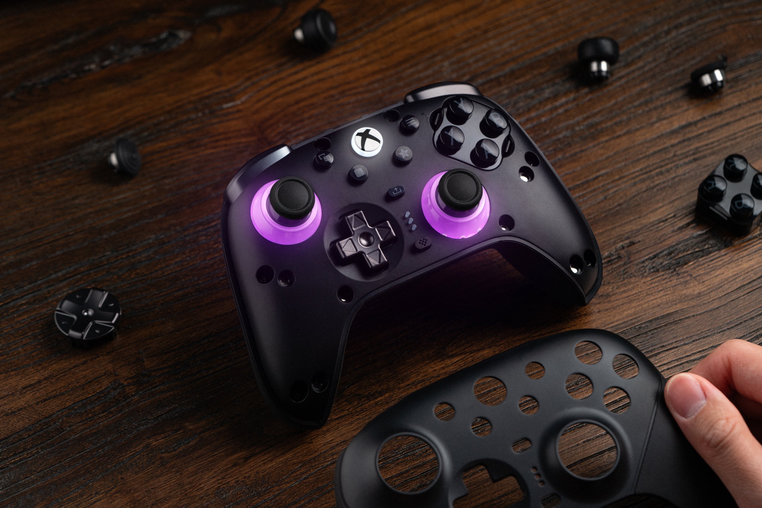 Promotional photograph showing the inner workings of the 8BitDo Ultimate 3E Controller for Xbox