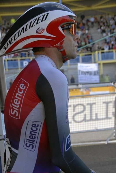 Cadel Evans (Silence-Lotto) at the start.