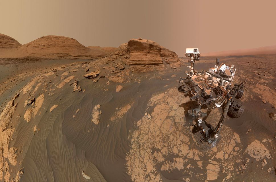 NASA's Mars Curiosity rover snaps scenic selfie at 'Mont Mercou'