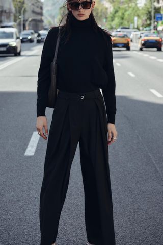 Trousers With Thin Belt