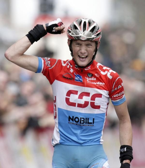 Frank Schleck crosses the line in 2006