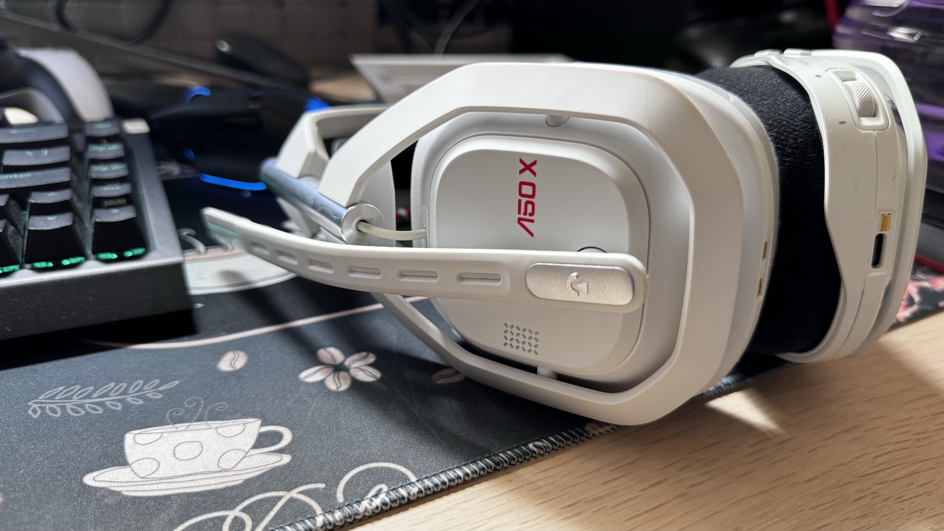 Logitech G Pro Astro A50 X wireless gaming headset