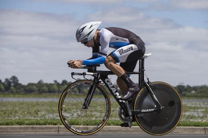 Jack Bobridge riding in his new Blanco Pro Cycling team colours.