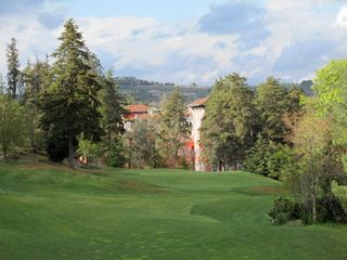 The closing hole at Vidago Palace with the hotel beyond