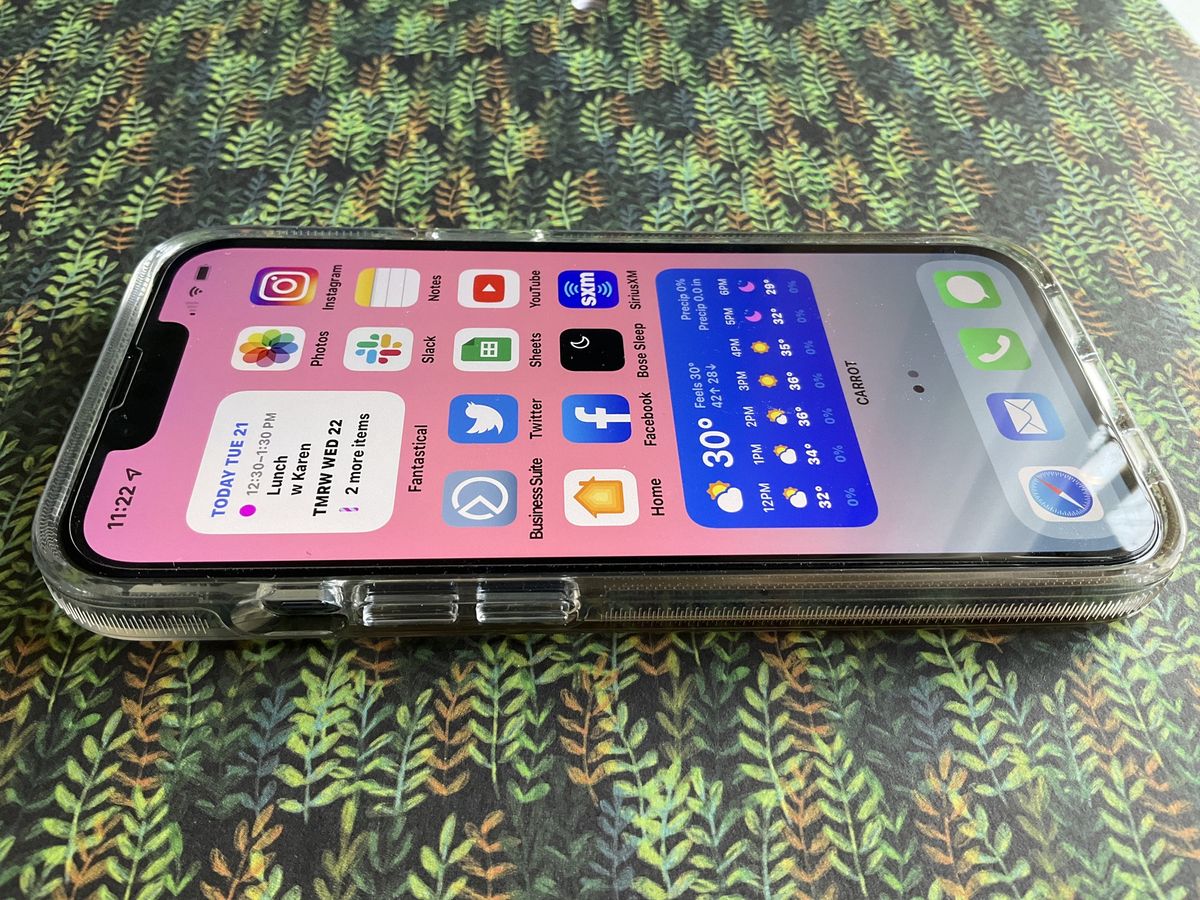 Zagg Gear4 Milan Snap Iphone Case Lifestyle Left Side