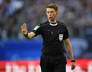 Referee Christian Dingert