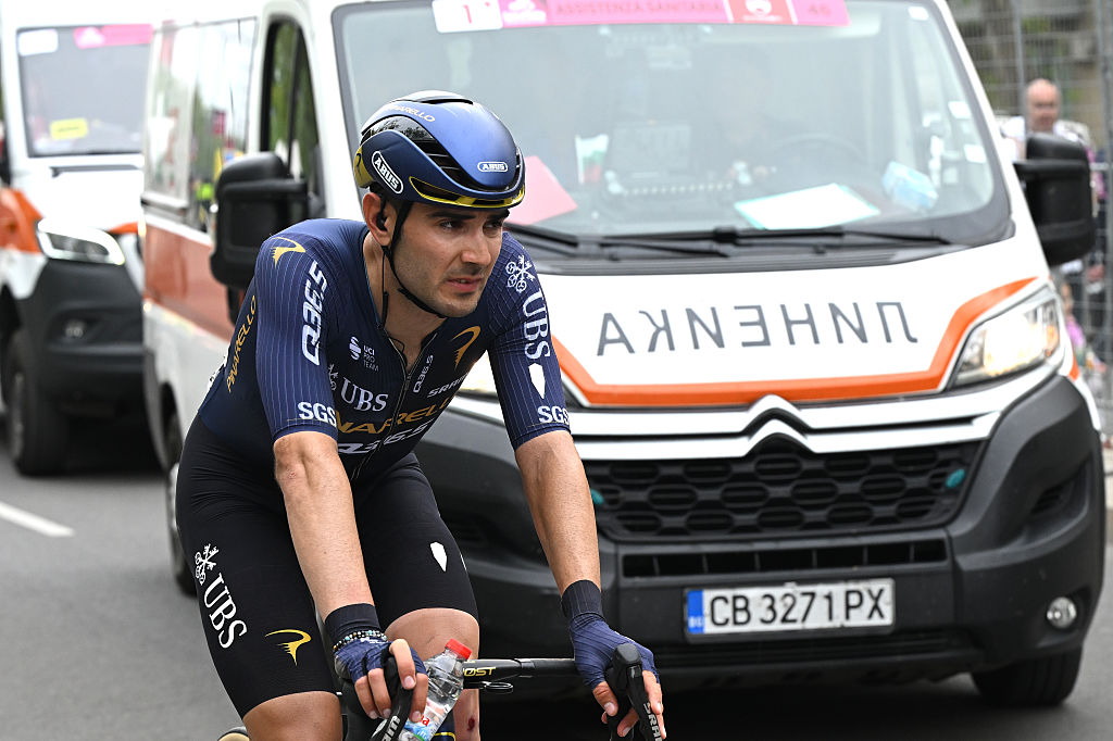 Giro d'Italia abandons &ndash; Matteo Moschetti becomes the first rider to drop out of the 2026 race