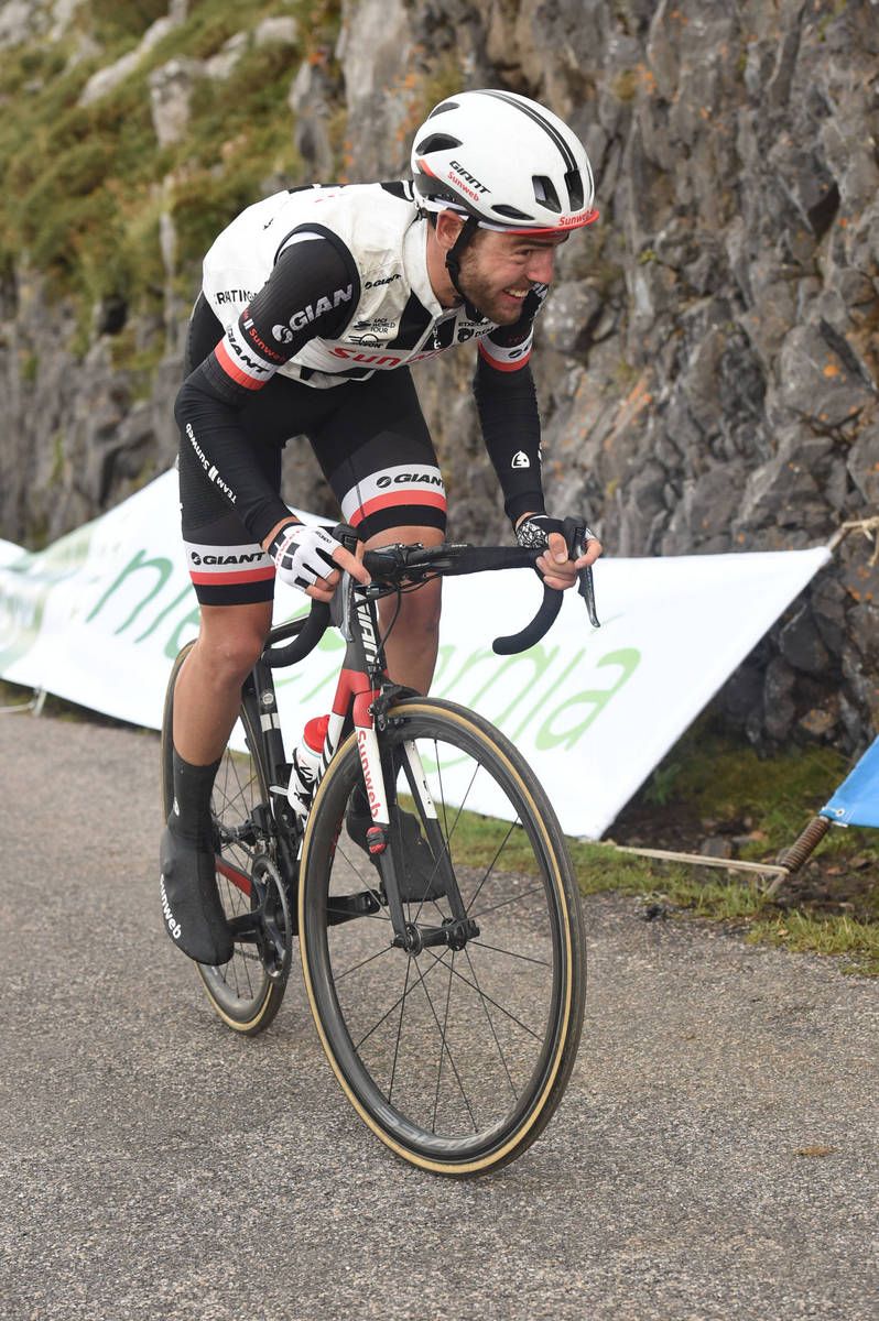 Chris Hamilton (Team Sunweb) battling on the Alto de l'Angliru during stage 20