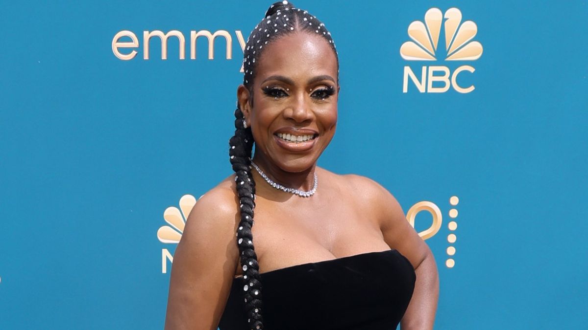 Sheryl Lee Ralph on 2022 Emmy&#039;s red carpet.