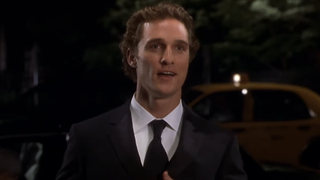 Matthew McConaughey showing up to gala in black suit in How To Lose A Guy in 10 Days