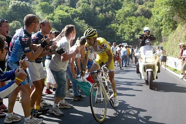 Piepoli flies to victory on stage 10.