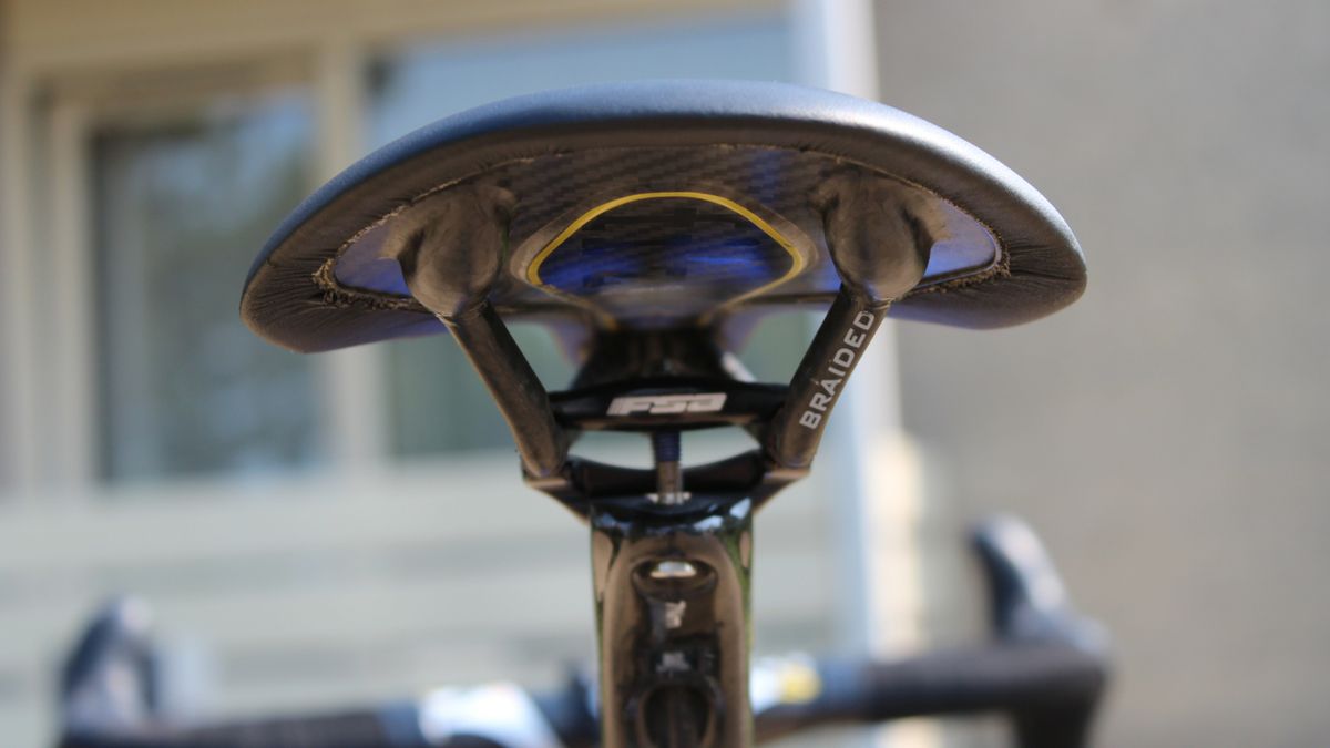 Fizik doesn't sponsor Astana, so Nibali's saddle goes unmarked