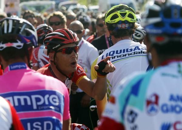 Robbie Hunter (RadioShack) has a word with someone after the sprint.