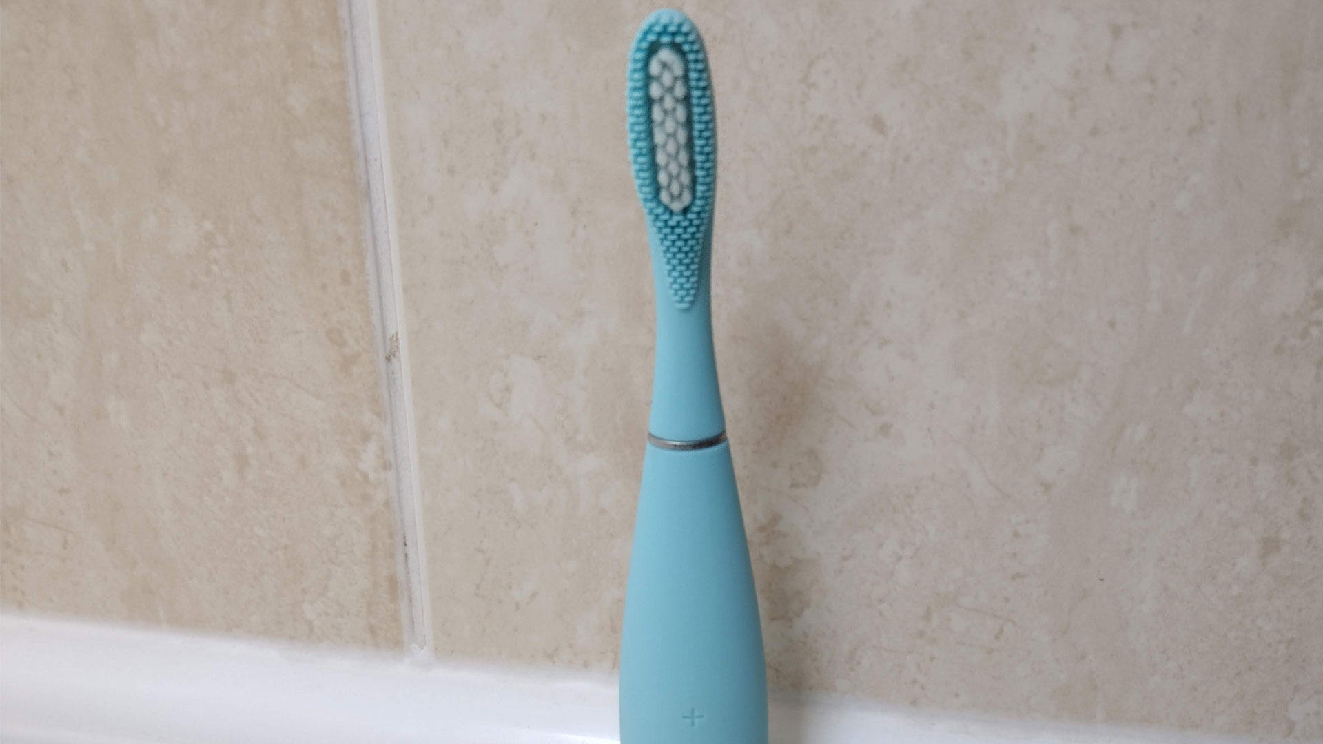 Foreo ISSA 3 sonic toothbrush review: image shows Foreo ISSA 3 sonic toothbrush