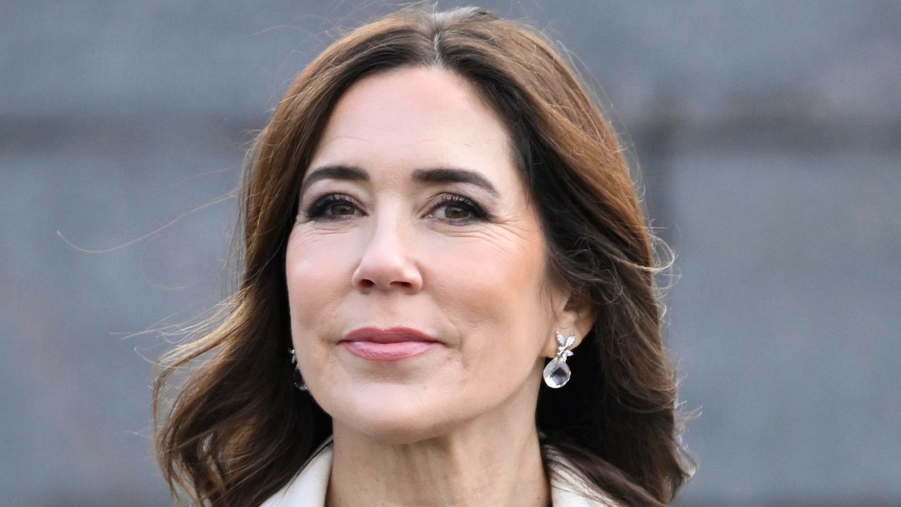 Crown Princess Mary&#039;s beanie looked so cosy on 4th November. Seen here she attends a wreath laying ceremony at the Citadel on 7th November