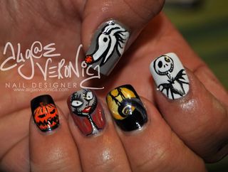 Halloween-inspired nails by artist Algae Veronica