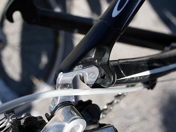 The new one-piece dropouts are lighter but also stiffer and and also retain the replaceable hanger.
