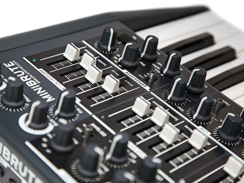 The MiniBrute features two independent ADSR envelopes. The filter envelope can also modulate the square wave's pulse width and the triangle's metalizer.