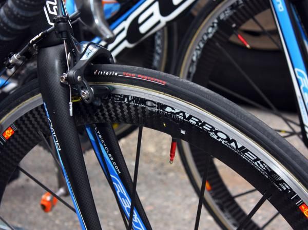 Tyler Farrar's (Garmin-Transitions) front wheel, however, sports a prototype Vittoria tubular.