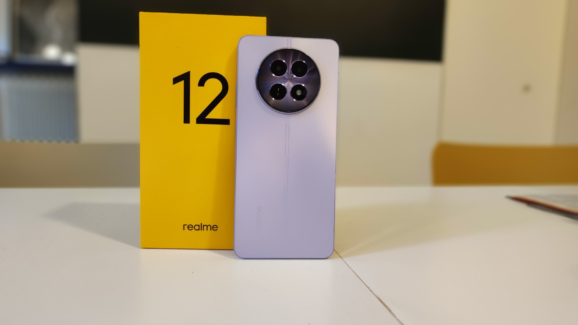 realme 12