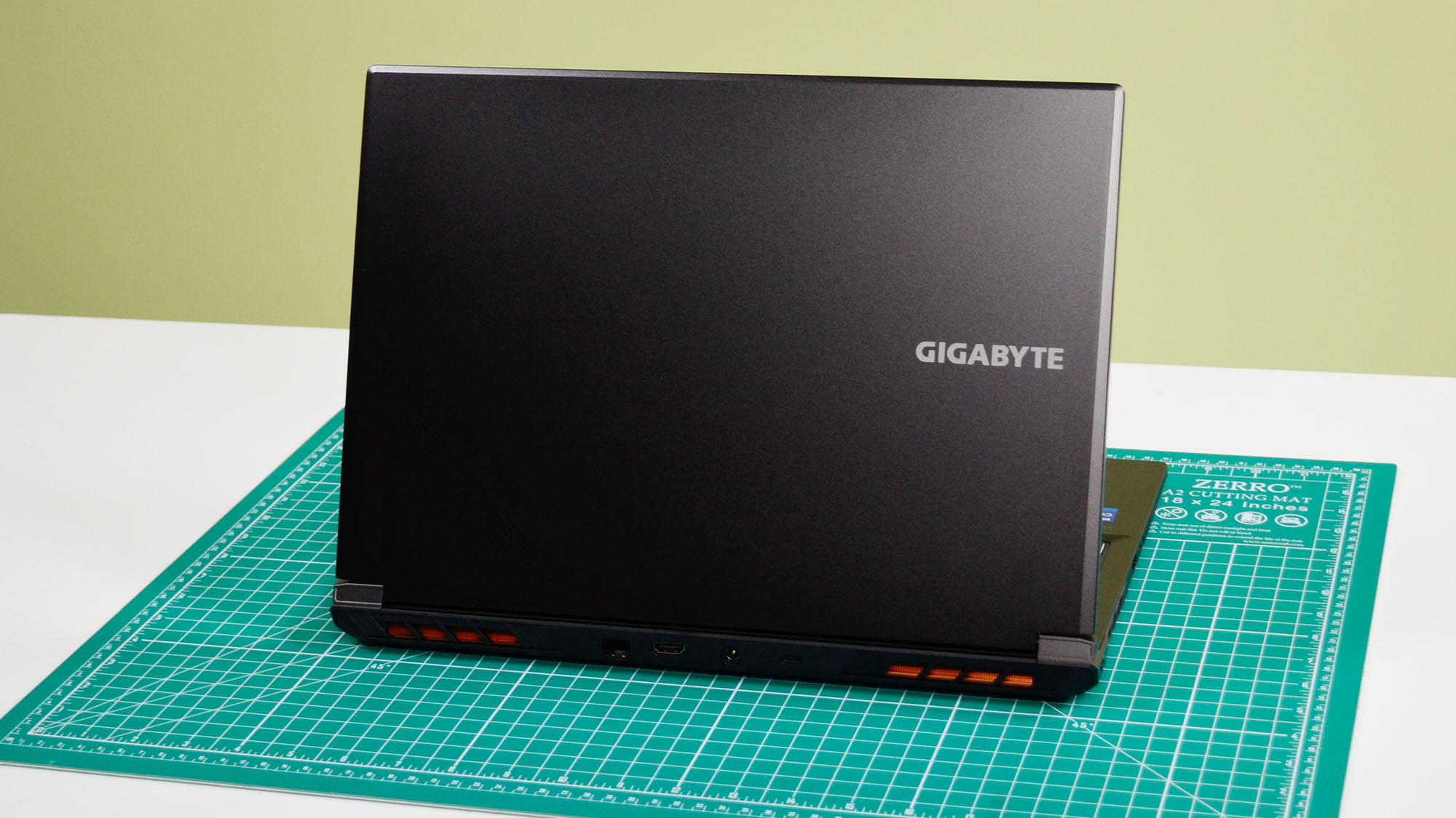A Gigabyte Aorus G6X 9KG on a desk