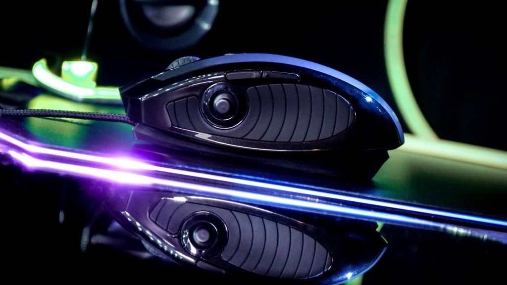 The Lexip is a gaming mouse, controller and joystick in one package