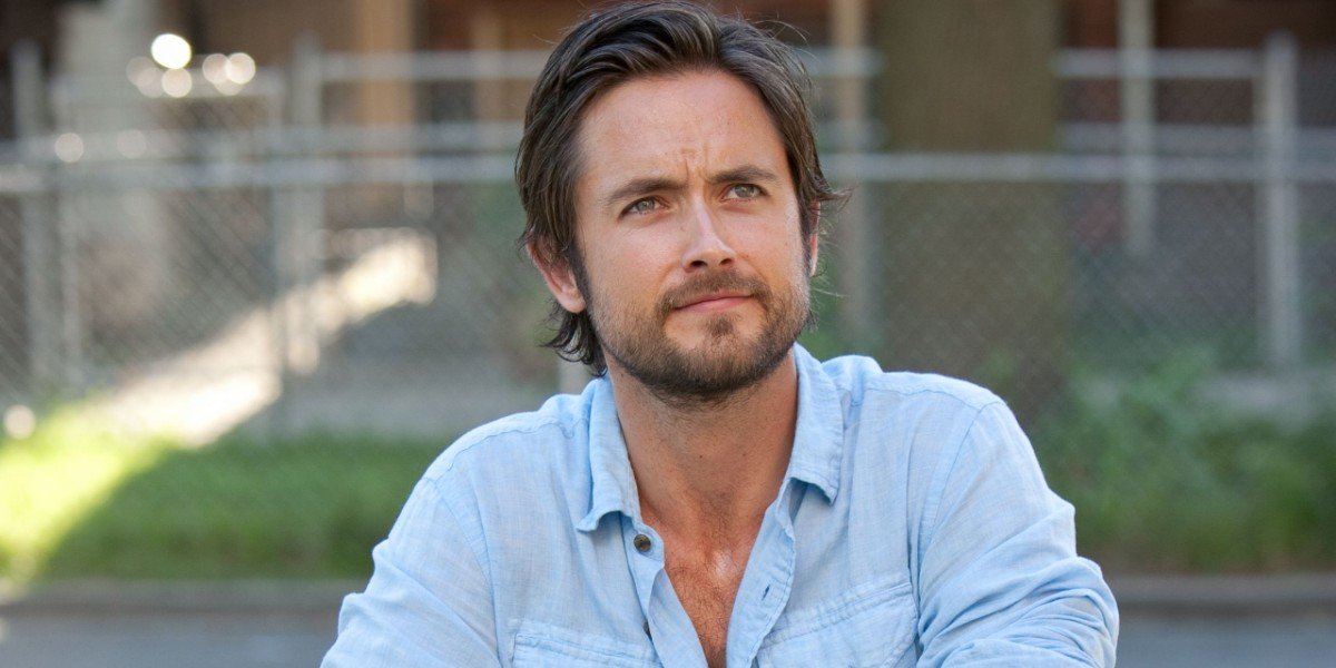 Justin Chatwin - Shameless